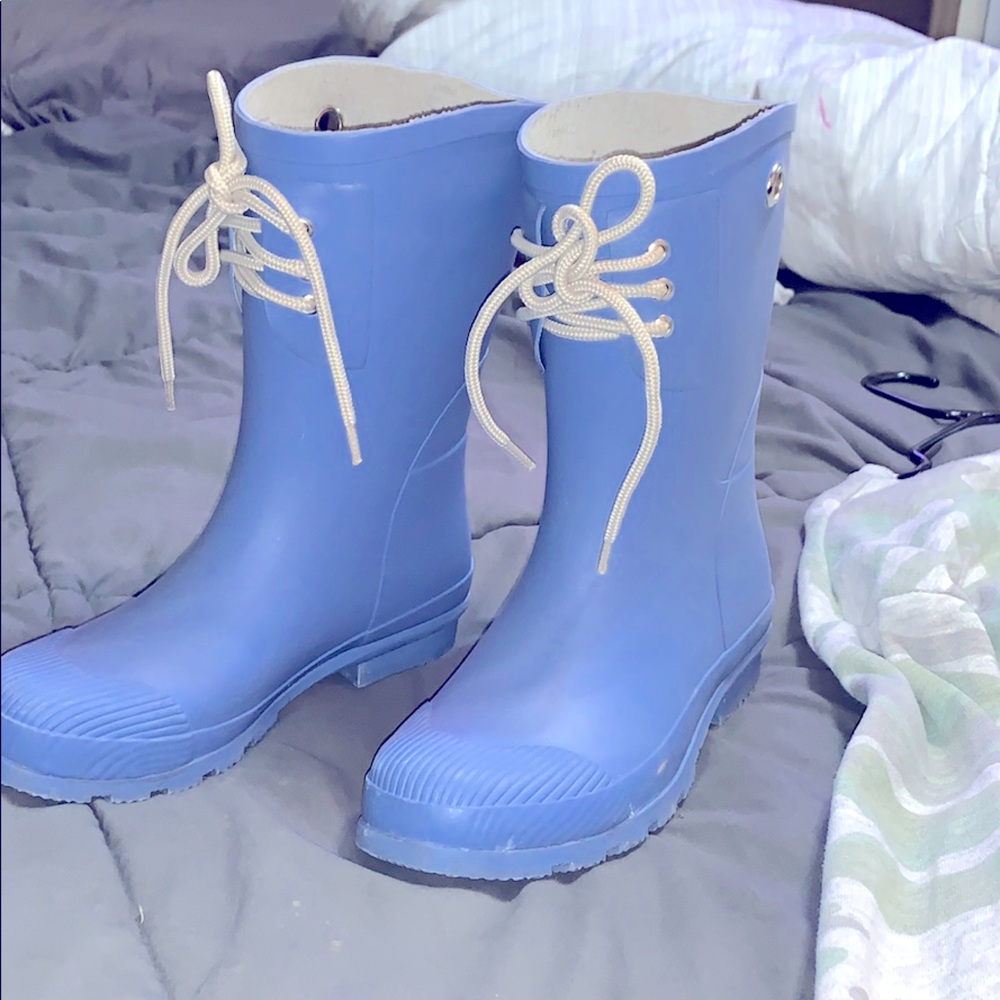 Rain boots purple